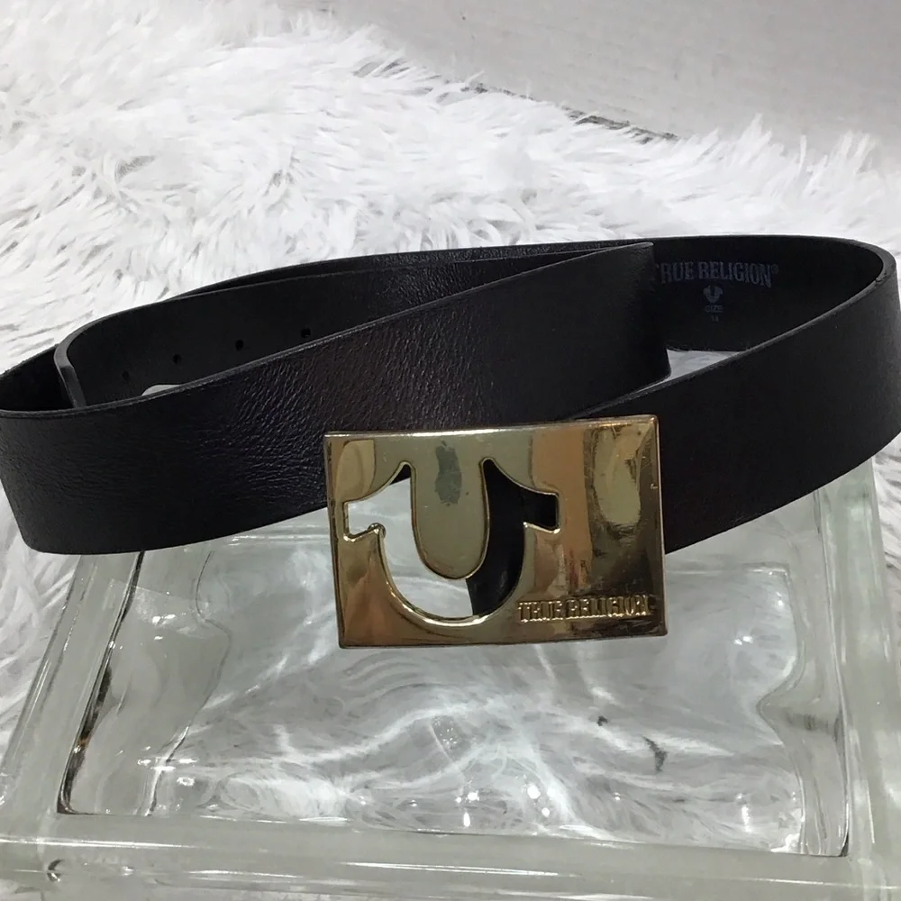 True Religion Black leather Belt with Gold Horseshoe Logo Buckle